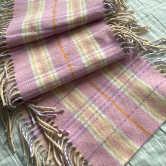V FRAAS PASTEL PINKS CHECKERED LONG FRINGED SIDES SCARF - Picture 2 of 10